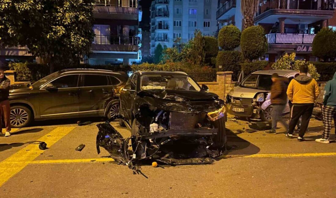 Aydın’ın Efeler ilçesinde iddialara göre bir otomobil, seyir halindeyken başka