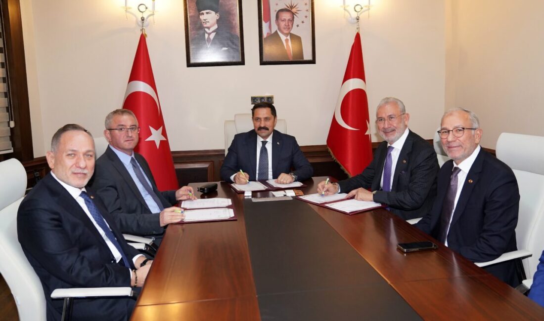 - Tosyalı Holding Yönetim Kurulu Başkanı Fuat Tosyalı:
- "Bir sanayici