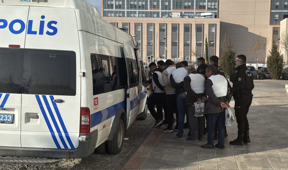 - Araca ateş ettiğini itiraf eden zanlı, hafif ticari aracın