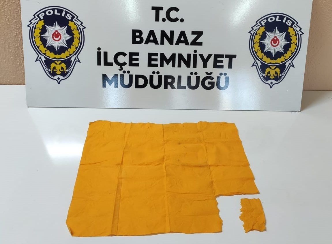 UŞAK (AA) – Uşak'ın Banaz ilçesinde düzenlenen uyuşturucu operasyonunda gözaltına