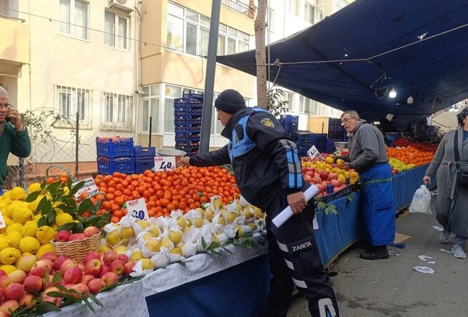 Silivri Belediyesi Zabıta Müdürlüğü ekipleri, vatandaşların güvenli ve hijyenik bir