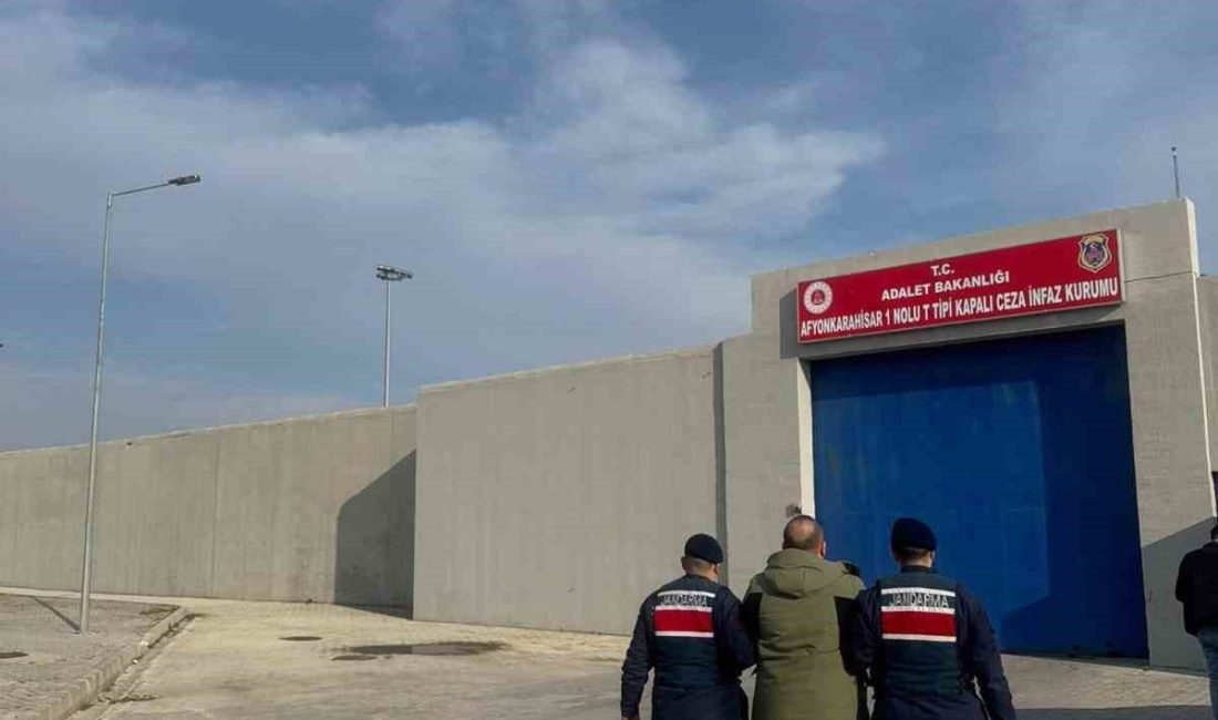 Afyonkarahisar’da 22 yıl hapis cezasıyla aranan bir şahıs jandarmanın takibi