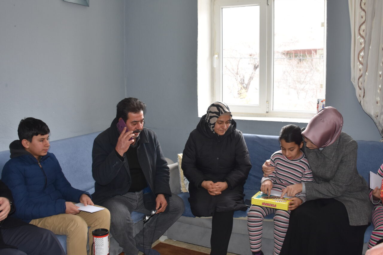 AFYONKARAHİSAR (AA) – Vali Kübra Güran Yiğitbaşı, 6 Şubat 2023'teki