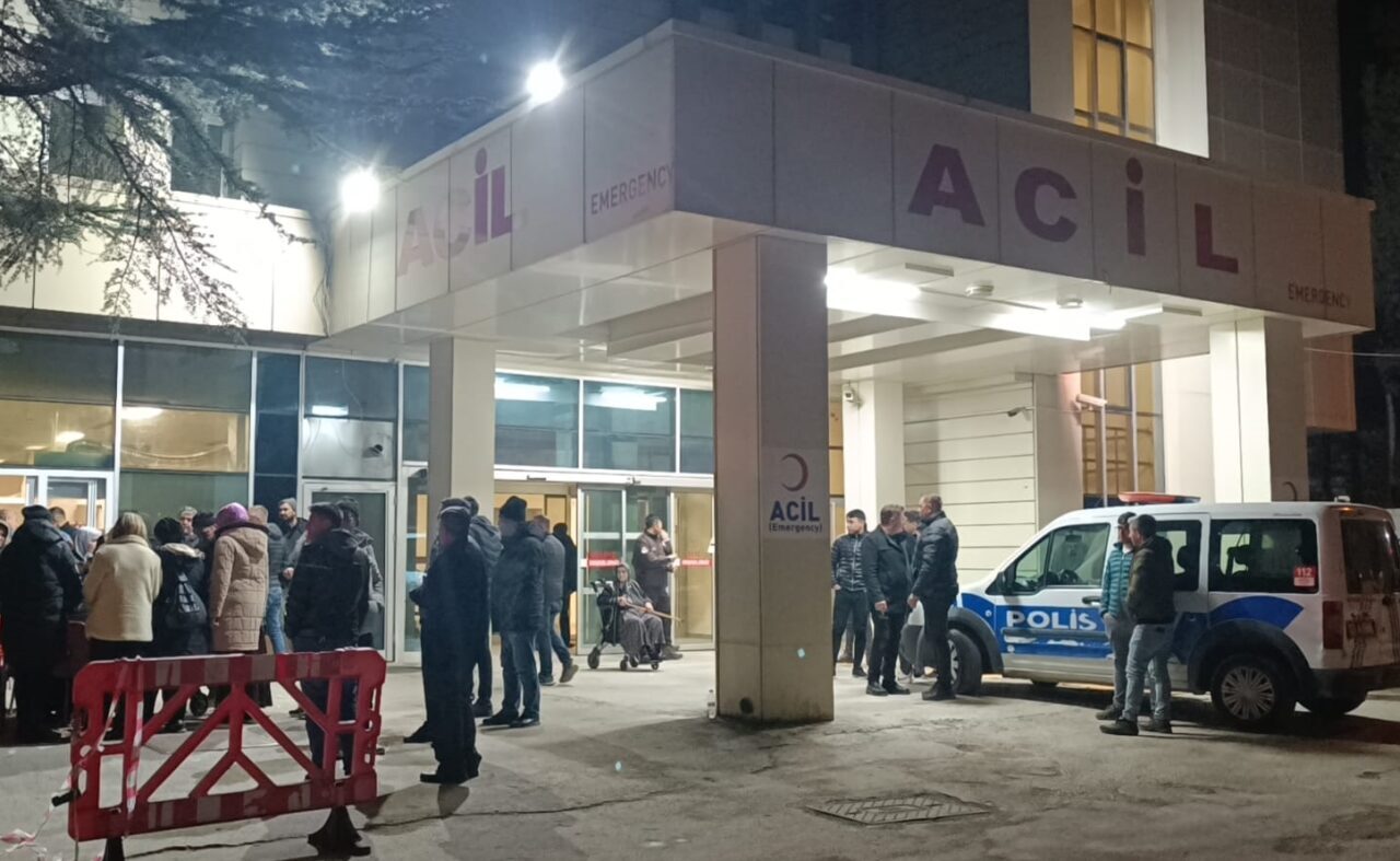 AFYONKARAHİSAR (AA) – Afyonkarahisar'ın Sandıklı ilçesinde, tartıştığı kişiyi tabancayla öldüren