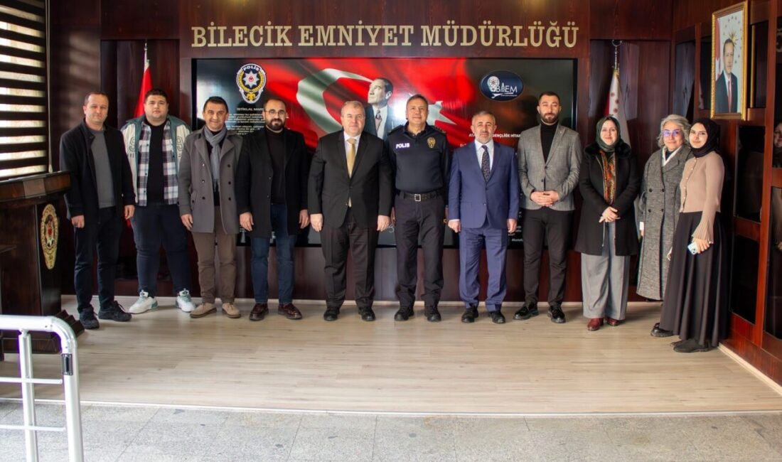 Bilecik Milletvekili Halil Eldemir ve beraberindeki heyet İl Emniyet Müdürü