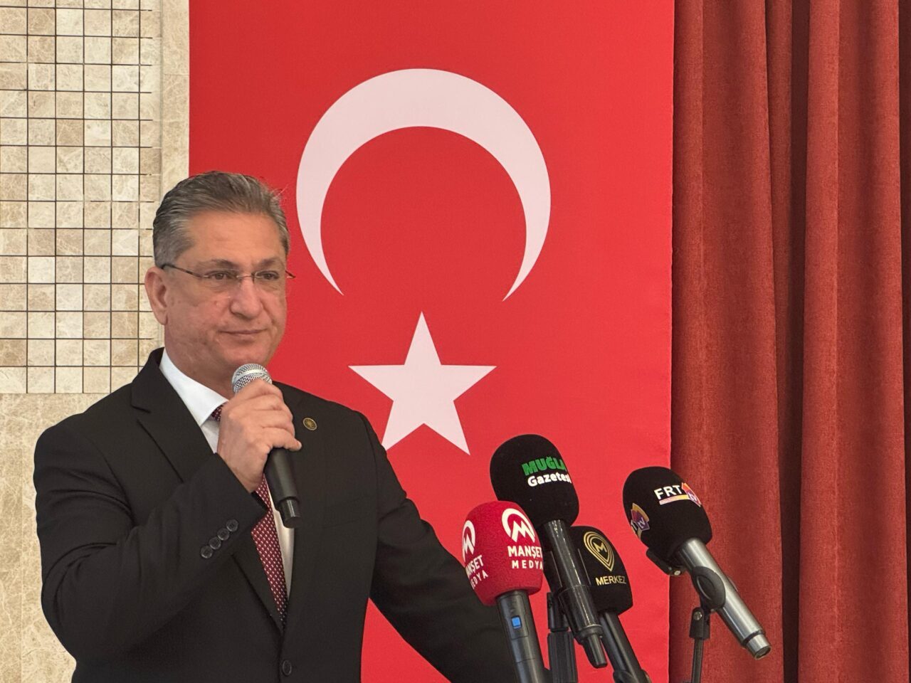 MUĞLA (AA) – AK Parti İl Başkanı Haluk Laçin, partilileri