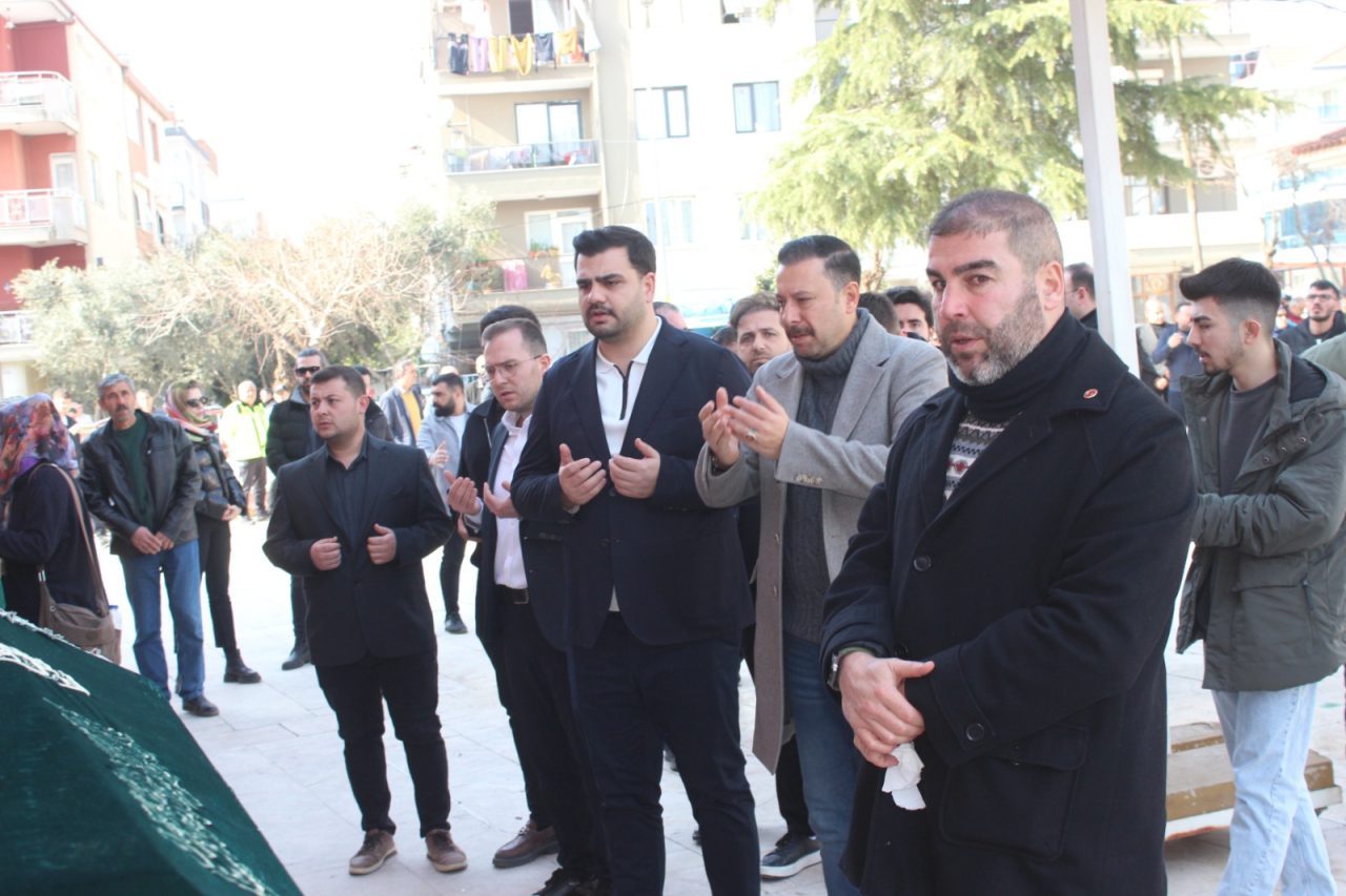 İZMİR (AA) – İzmir'de tedavi gördüğü hastanede hayatını kaybeden AK