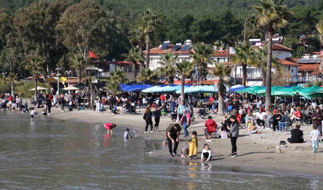 Muğla’nın Ula ilçesine bağlı Akyaka, hafta sonu yazdan kalma bir