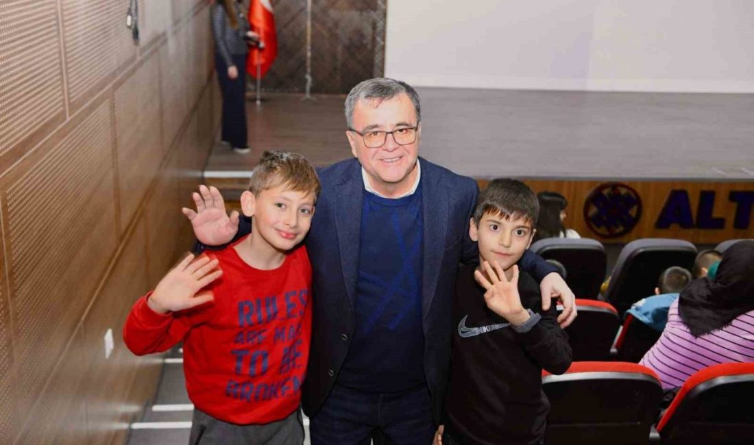 Altıeylül Belediyesi, yarı yıl tatilinde düzenlediği sinema ve tiyatro şenlikleriyle