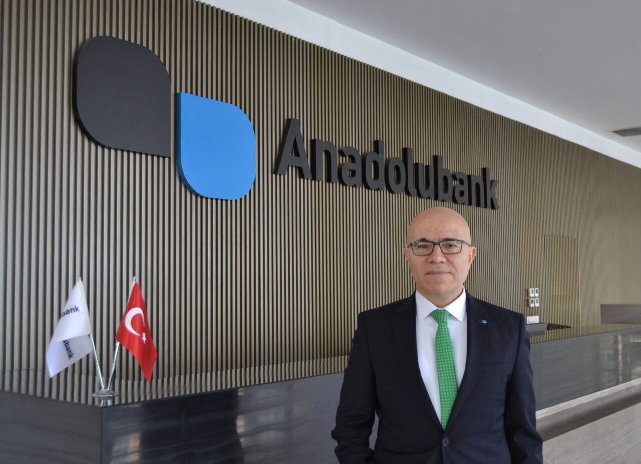 - Anadolubank Genel Müdürü Suat İnce:
- "Önümüzdeki dönemde de uluslararası
