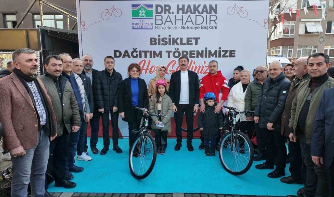 Bahçelievler Belediyesi tarafından yapılan çekilişle 100 vatandaşa bisiklet hediye edildi.