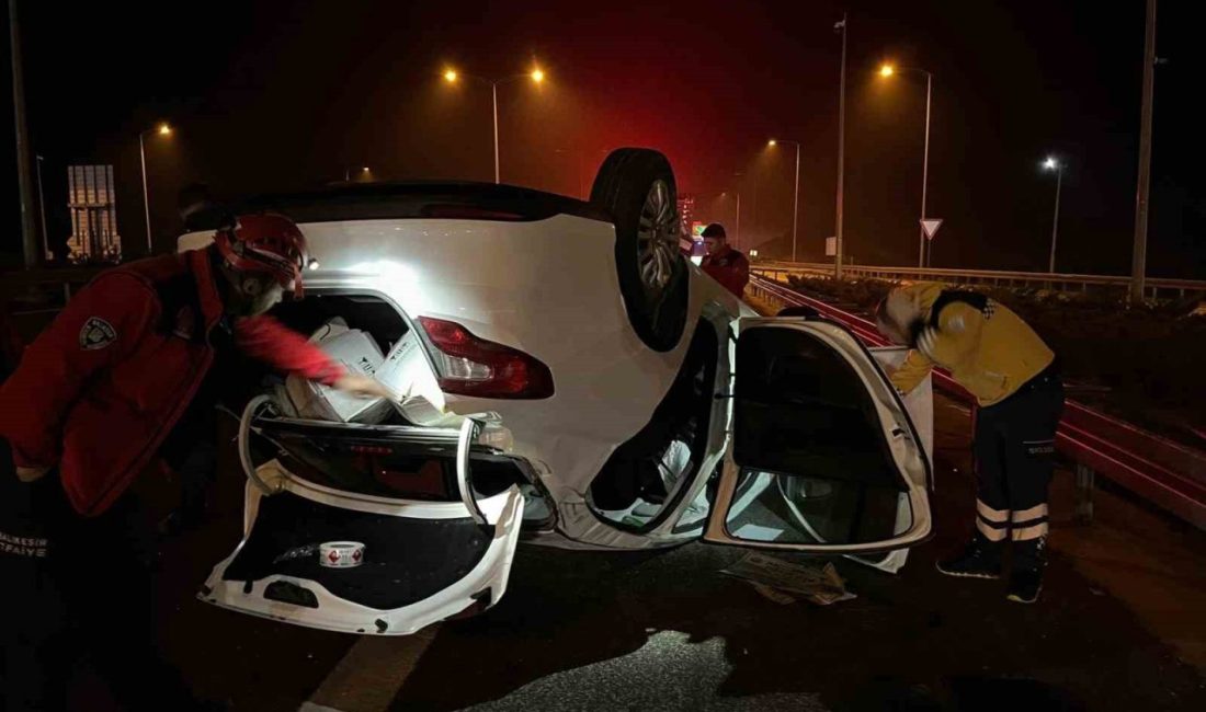 Balıkesir-İzmir otobanında meydana gelen trafik kazasında hızla arkadan gelen otomobil