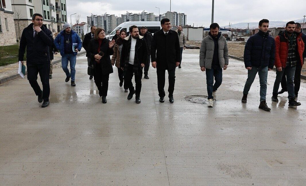 Kütahya Belediye Başkanı Eyüp Kahveci, saha incelemeleri kapsamında Bölücek Mahallesi’ndeki