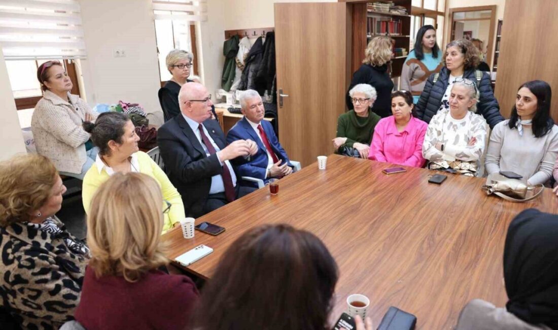 Odunpazarı Belediye Başkanı Kazım Kurt, Kırmızıtoprak Mahallesi’nde bulunan Prof. Dr.