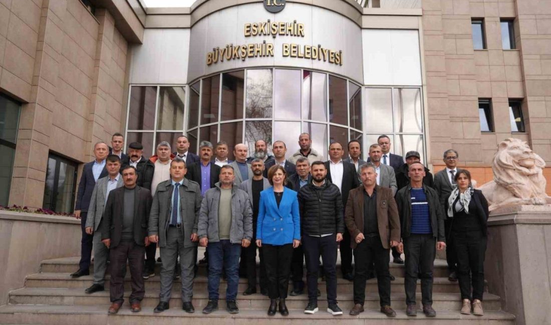 Eskişehir Büyükşehir Belediye Başkanı Ayşe Ünlüce, Günyüzü ilçesi mahalle muhtarları