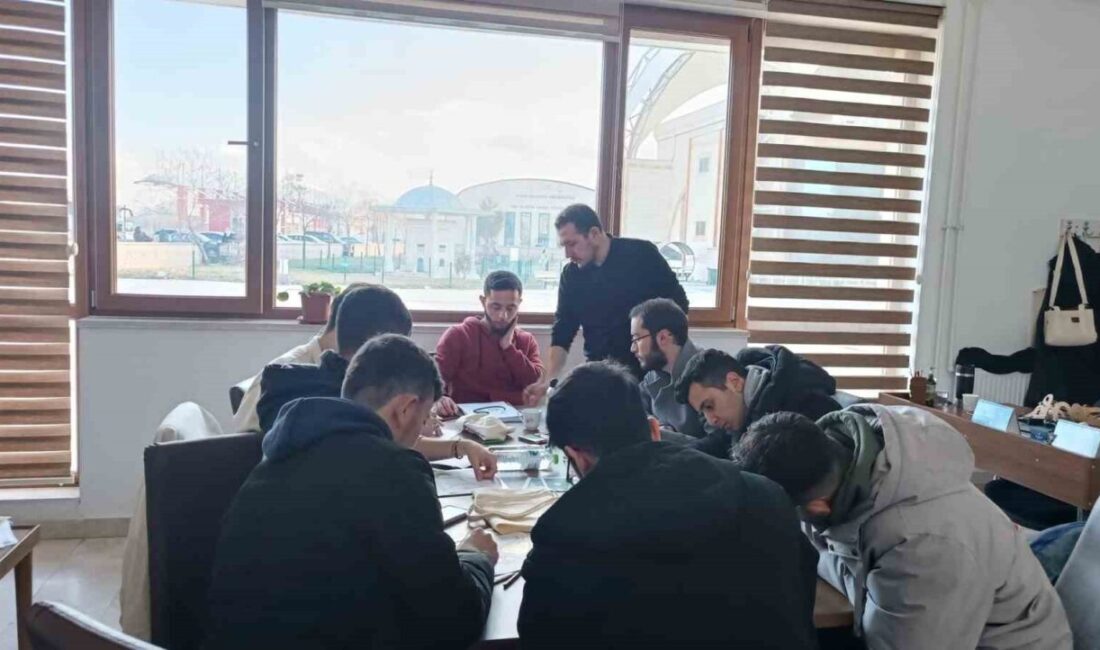 Afyonkarahisar İl Müftülüğü Diyanet Gençlik Merkezi’nde düzenlenen Bez Çanta Baskı