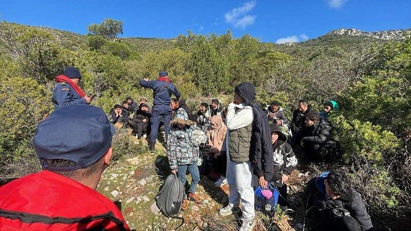 Muğla’nın Bodrum ilçesinde ada üzerinde 45 düzensiz göçmen yakalandı, 1