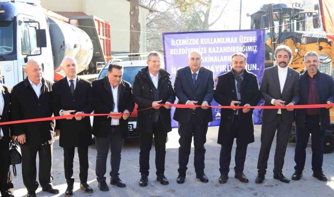 Denizli’de Çameli Belediyesi 3 yeni hizmet aracı törenle hizmete alım