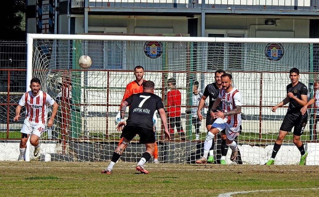 Bölgesel Amatör Lig 4. Grup’ta mücadele eden Çeşme Belediyespor, sahasında
