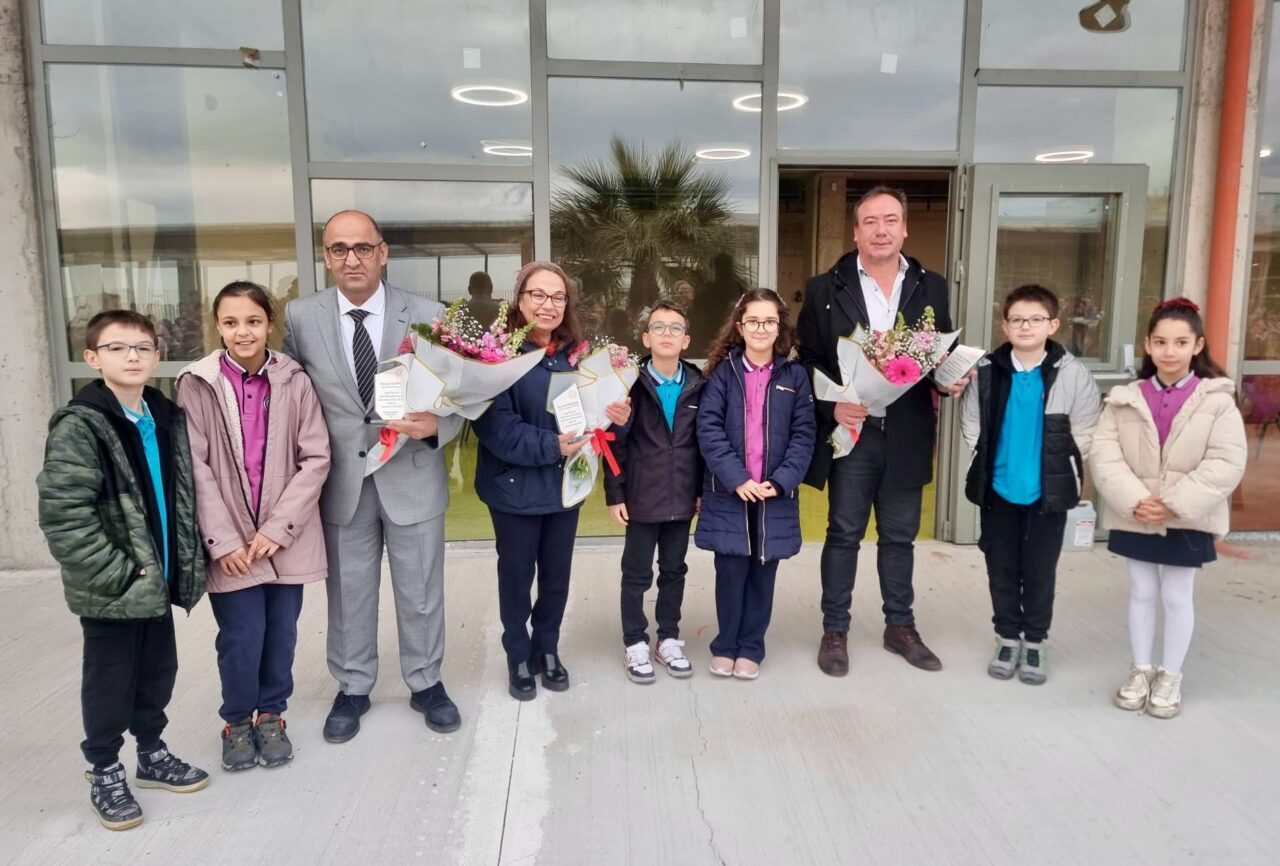 İZMİR (AA) – Çiğli ilçesindeki Egekent İlkokulu 5 yıl aradan