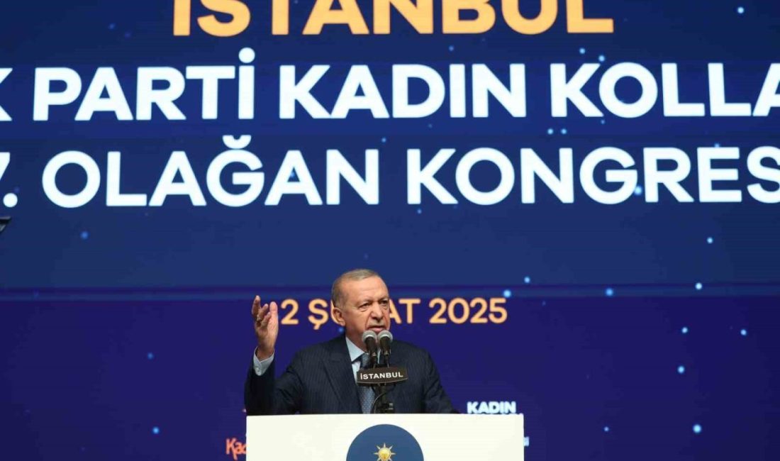 Cumhurbaşkanı Recep Tayyip Erdoğan CHP’yi eleştirerek, “Genel başkanı elinde kırmızı