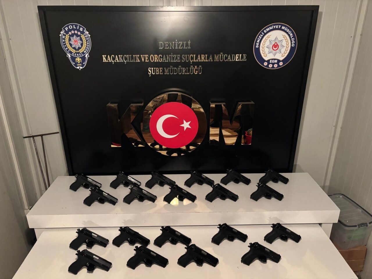 DENİZLİ (AA) – Denizli merkezli 4 ilde silahlı suç örgütüne