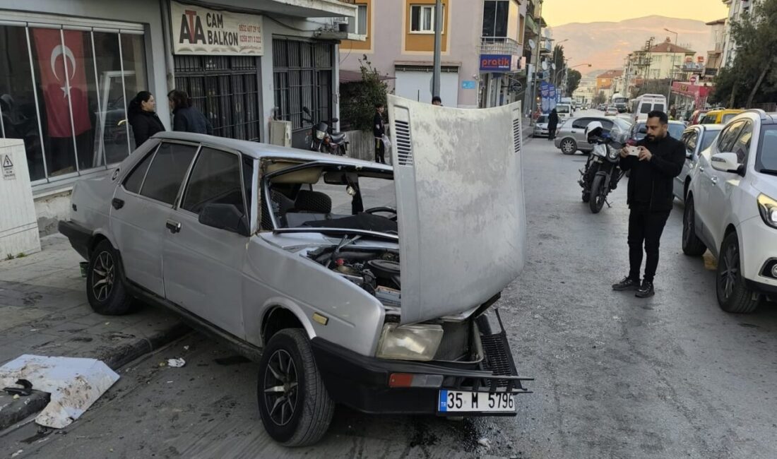 DENİZLİ (AA) – Denizli'nin Merkezefendi ilçesinde trafik polis ekip aracı