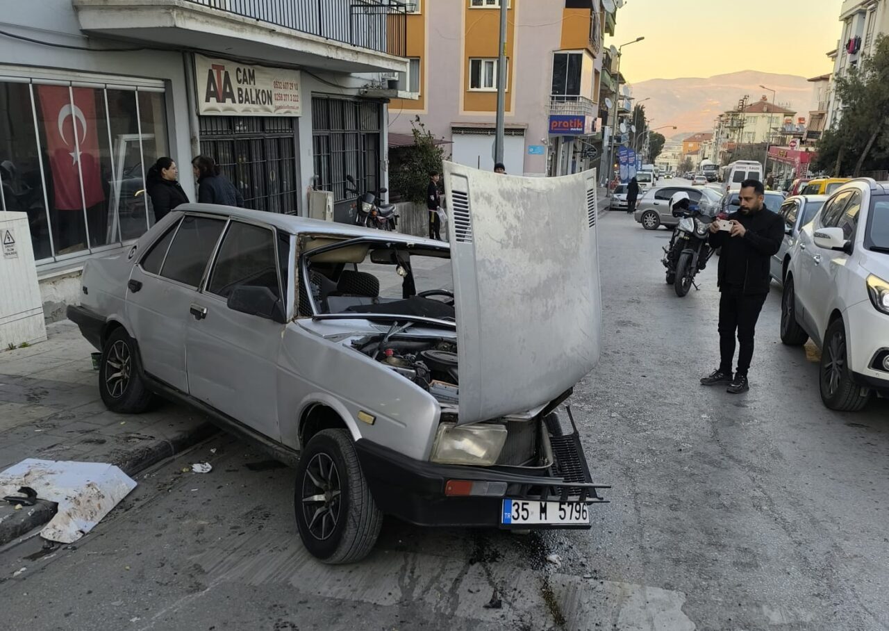 DENİZLİ (AA) – Denizli'nin Merkezefendi ilçesinde trafik polis ekip aracı