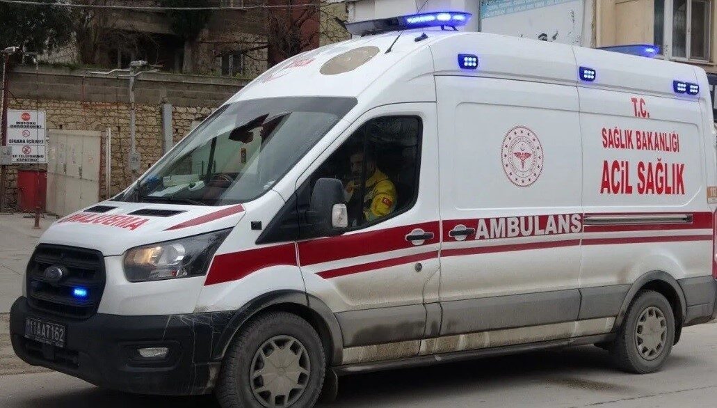 Bilecik’te seyir halinde devrilen motosikletin sürücüsü yaralandı. Kaza; Bilecik merkez