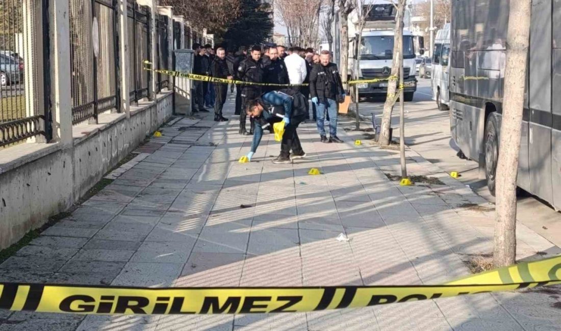 Afyonkarahisar’da dolmuş şoförleri arasında yolcu alma meselesi yüzünden çıkan silahlı