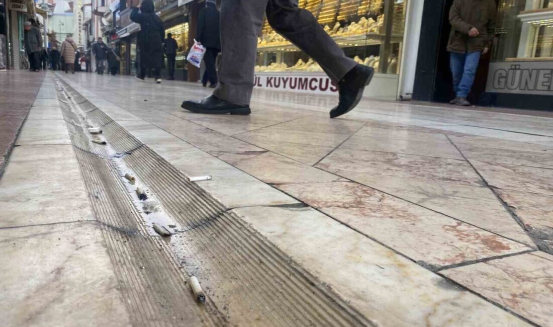Eskişehir’de yere sigara izmariti atanlara para cezası uygulanacağı açıklanmasına rağmen