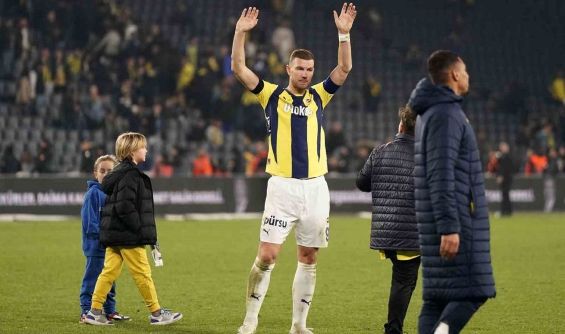 Fenerbahçe’nin Bosna Hersekli forveti Edin Dzeko, Çaykur Rizespor maçında 2
