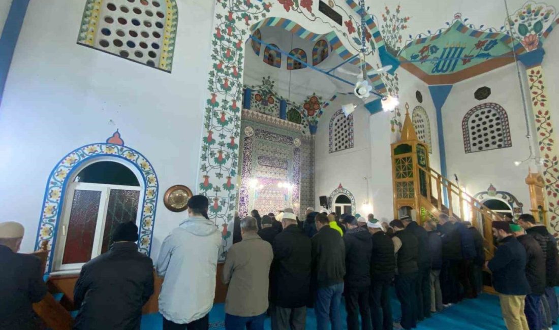 Efeler Müftülüğü Gençlik Koordinatörlüğü’nün organize ettiği sabah namazı buluşması, bu