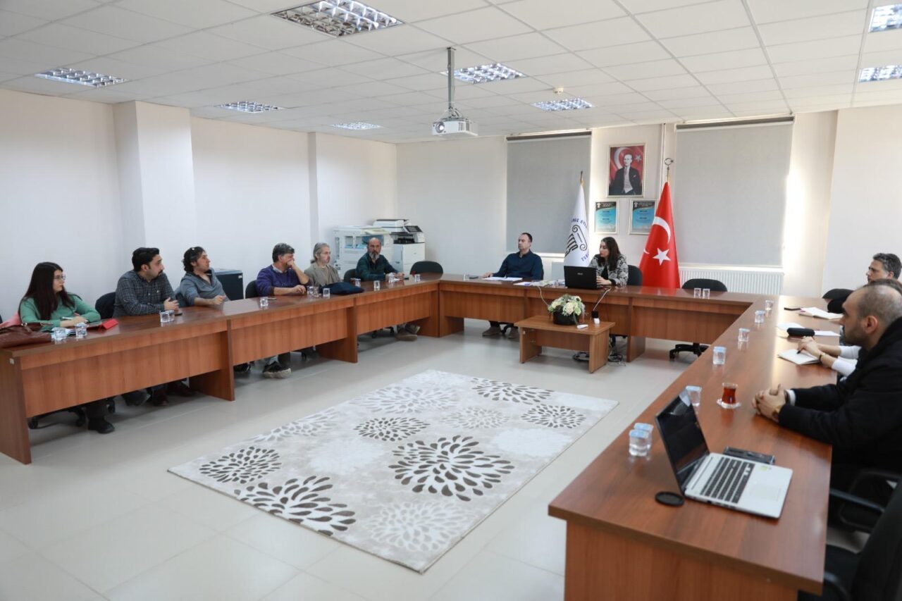 İZMİR (AA) – Dokuz Eylül Üniversitesi (DEÜ) tarafından Türkiye'nin kültürel