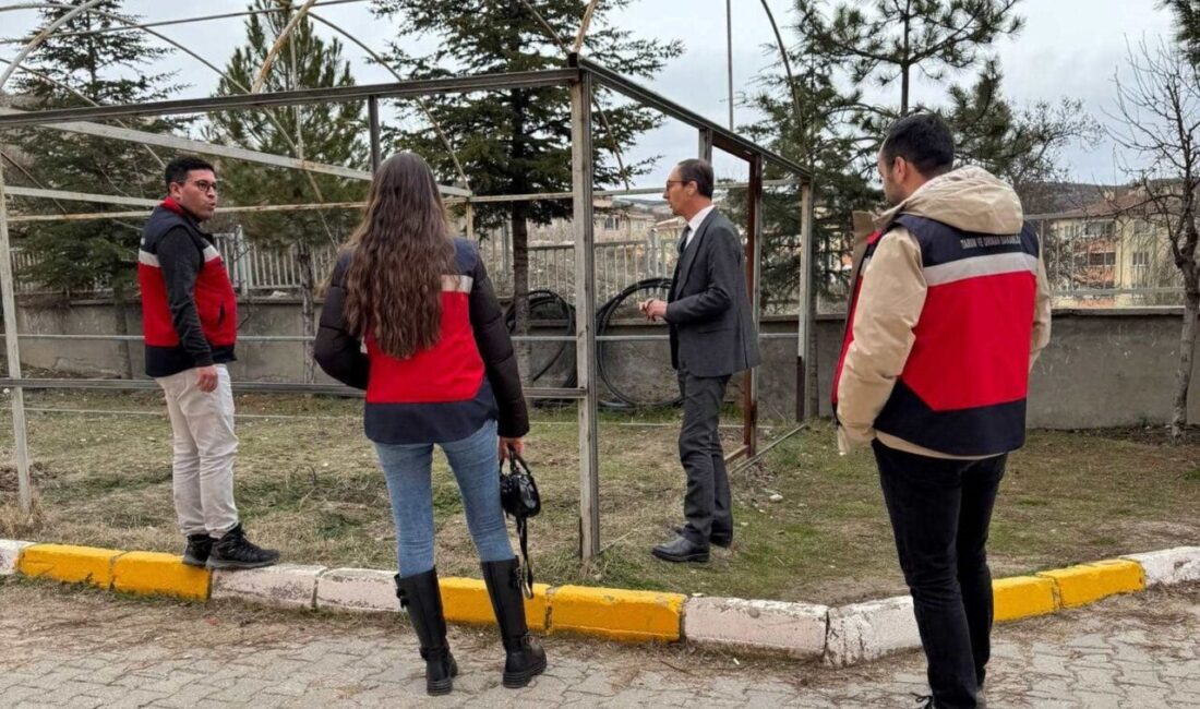 Emet İlçe Tarım ve Orman Müdürlüğü personeli, ilçede eğitim ve