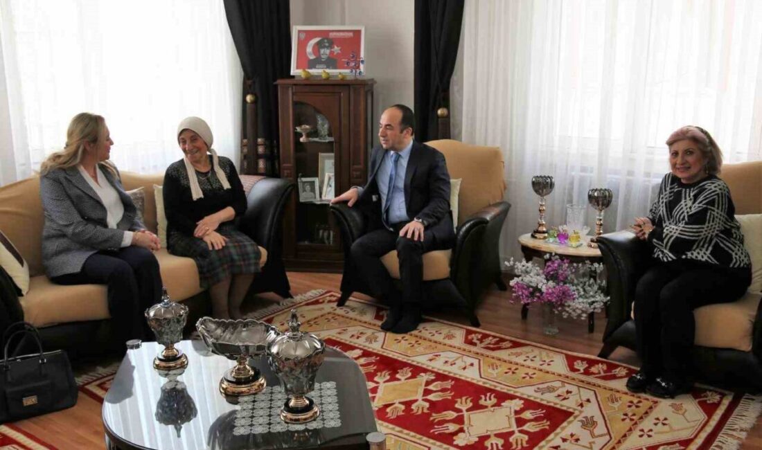 Eskişehir İl Emniyet Müdürü Tolga Yılmaz ve eşi Birnur Yılmaz,