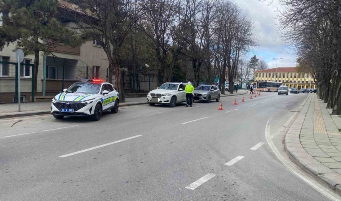 Eskişehir’de trafik ekiplerince yapılan emniyet kemeri uygulamasında 284 sürücü kontrol