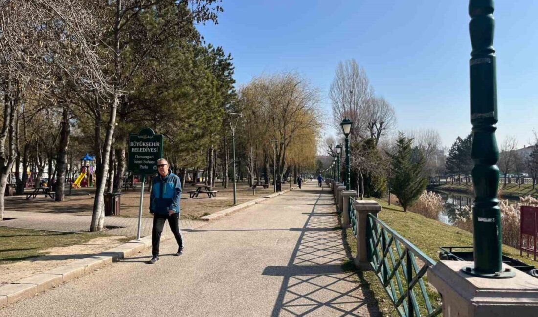 Eskişehir’de hafta sonu güneşli hava etkili olunca, vatandaşlar Kanlıkavak Parkı’na