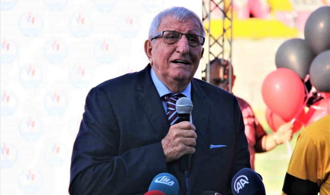 Eskişehirspor’un efsanevi eski futbolcularından olan Fethi Heper’in tedavi gördüğü hastanede