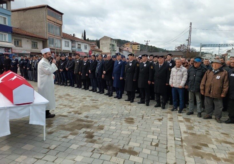 Kütahya’nın Tavşanlı ilçesine bağlı Balıköy beldesinde dün gece evinde çıkan
