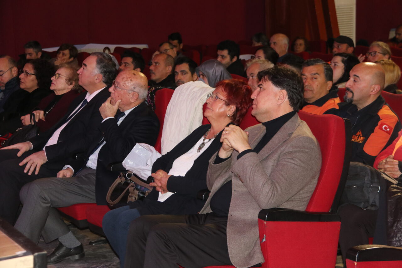 MUĞLA (AA) – Muğla'nın Fethiye ilçesinde, "Afetlere Karşı Güvenli Fethiye"