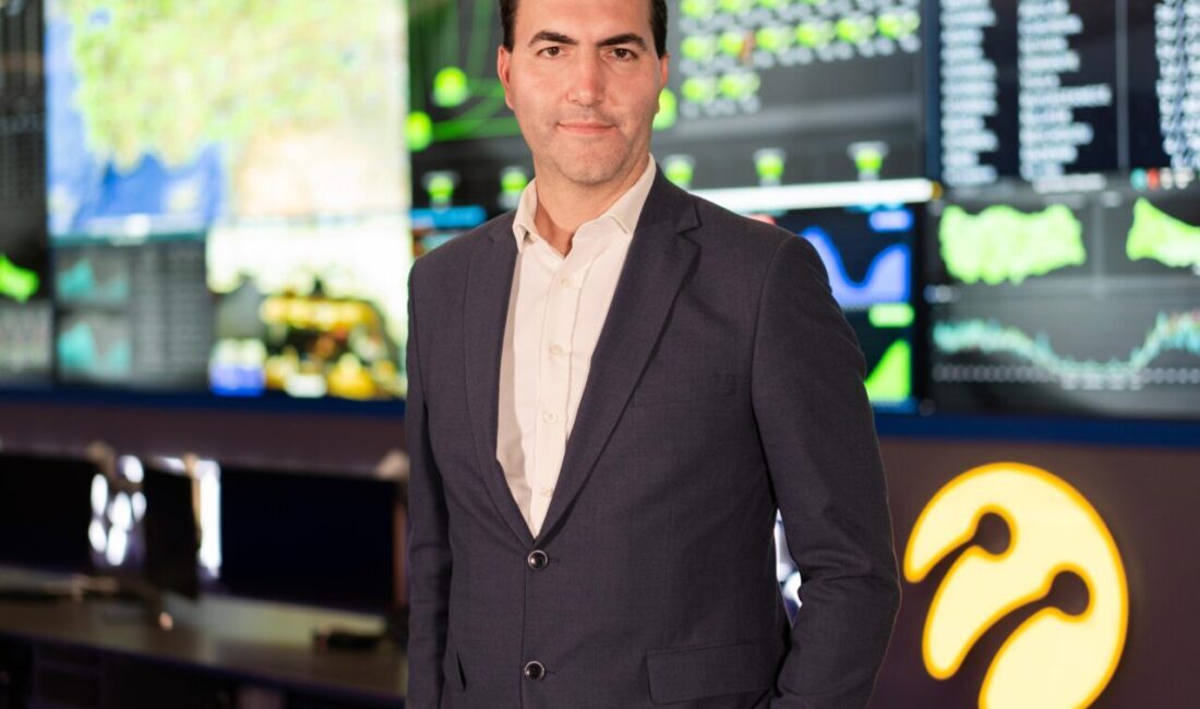 - Financell Genel Müdürü Zeynel Korhan Bilek:
- "Turkcell mağazalarına gelen