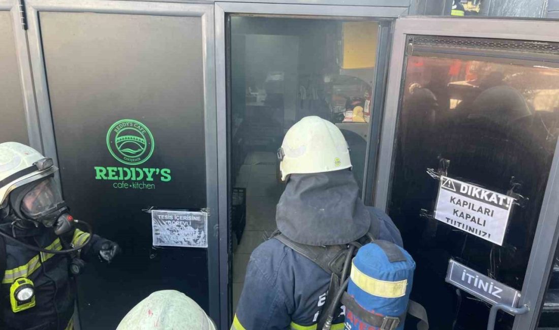Eskişehir’de bir kafenin mutfak kısmında bulunan fritözden çıkan yangın itfaiyenin
