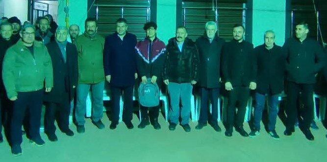 Kütahya’nın Gediz ilçesinde, vatani görevlerini yerine getirmek üzere askere gidecek