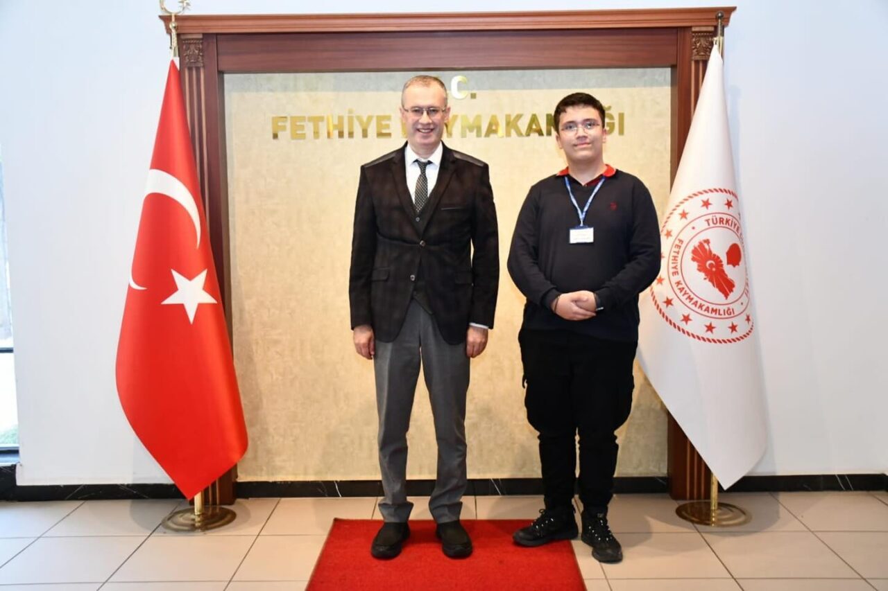 MUĞLA (AA) – Kaymakam olma hayali kuran Gazi Ortaokulu öğrencisi