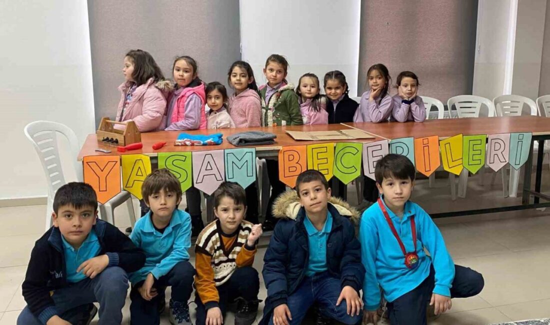 Kütahya’nın Hisarcık ilçesi Atatürk İlkokulunda “Yaşam Becerileri”’ projesinin hayata geçirildiği