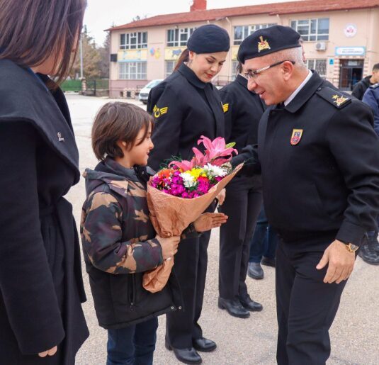 Eskişehir İl Jandarma Komutanı Tuğgeneral Erhan Demir, kendisine ’Ramazan Bayramı
