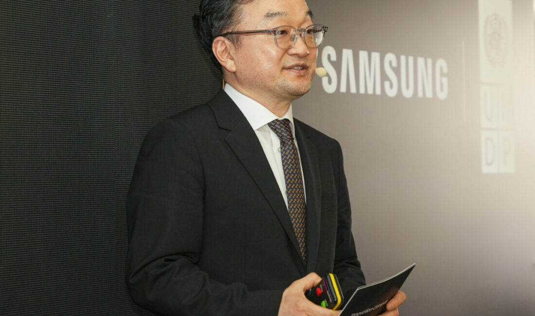 - Samsung Electronics Türkiye CEO'su Jeff Jo:
- "Samsung olarak yapay