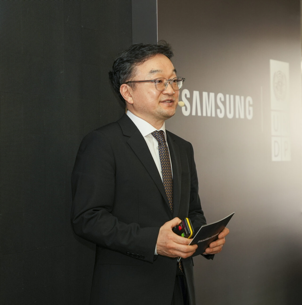 - Samsung Electronics Türkiye CEO'su Jeff Jo:
- "Samsung olarak yapay