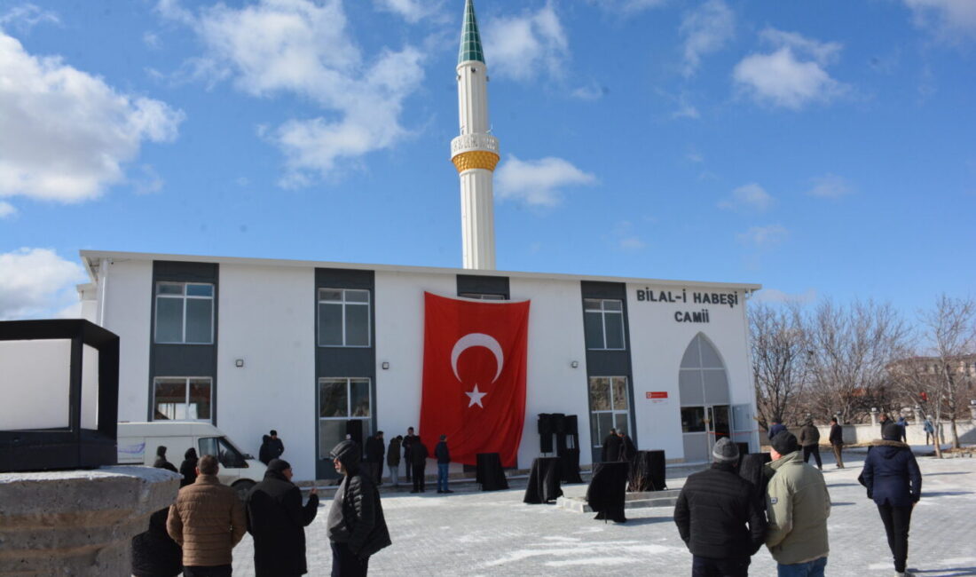 AFYONKARAHİSAR (AA) – İscehisar ilçesinde Bilal Habeşi Camisi'nin açılışı dualarla